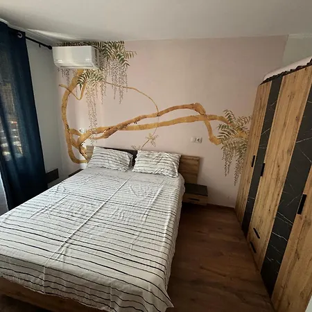 Апартамент Desis Seaside Hideaway Поморие